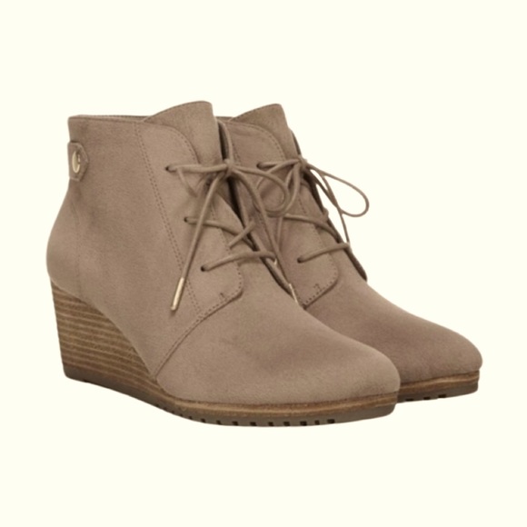 Dr. Scholl’s Size 7.5 Tan Conquer Wedge Faux Suede Lace Up Ankle Almond Toe Boot - Picture 1 of 10